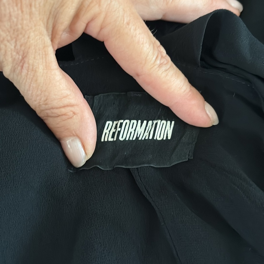 Reformation stunning deep black blouse w/ tie. Simply gorgeous from Nordstroms. - Picture 7 of 11